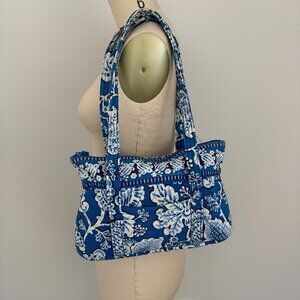 Vera Bradley Zippered Shoulder Bag Blue & White Floral Print Blue Lagoon